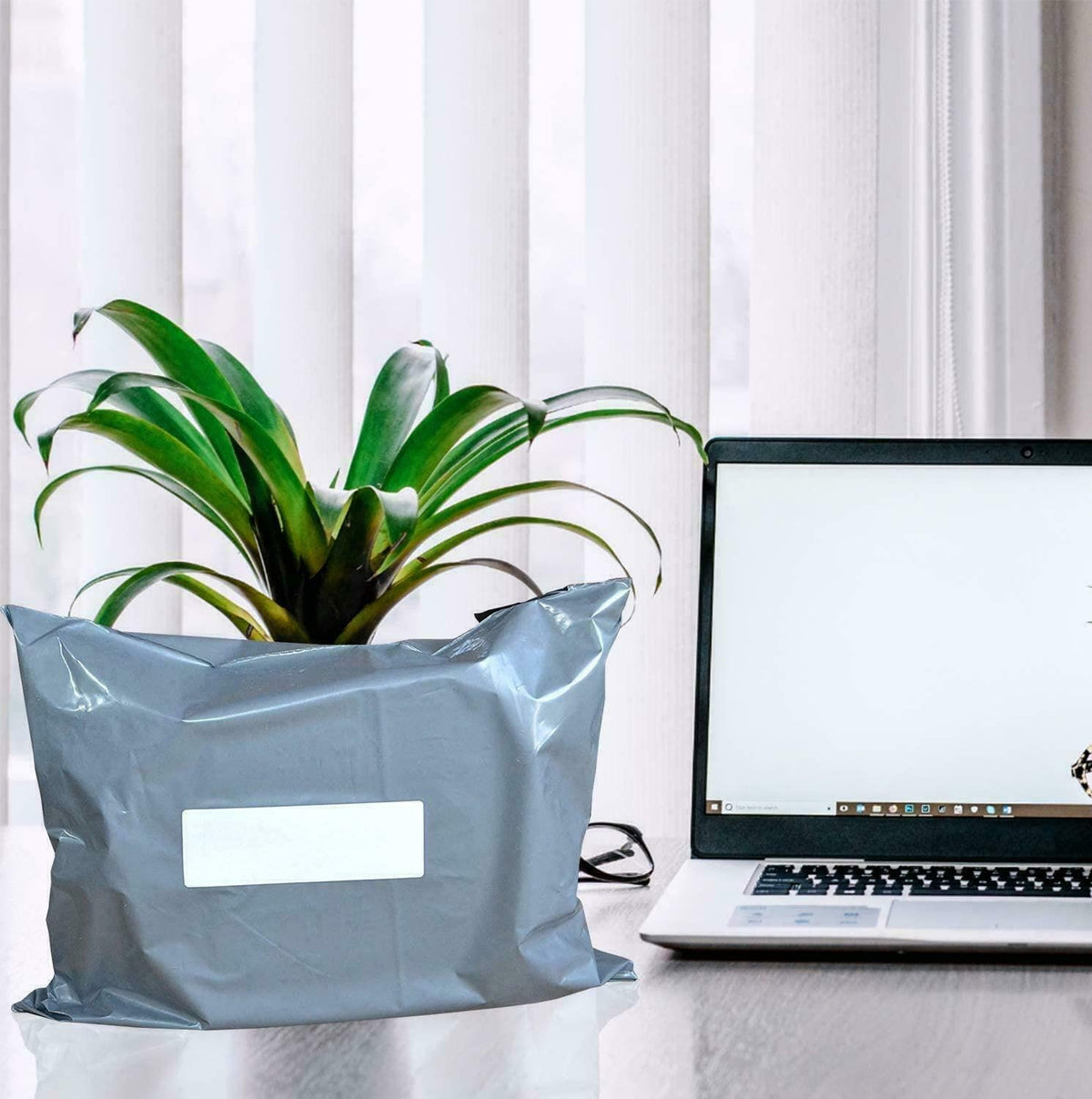 Venuscello® Grey Mailing Mailers Postal Postage Poly Mailer Self Sealing Polythene Envelopes for Cloths & Shoe Box Packing Shipping & Posting